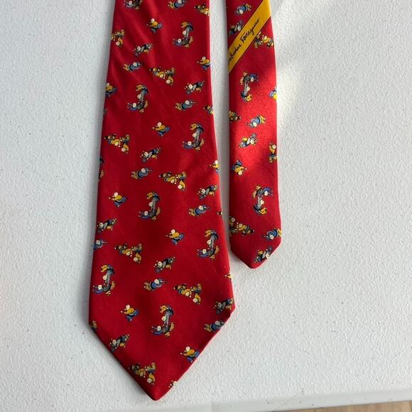 Salvatore Ferragamo Red Silk Necktie 58" Red Art Motif Made In Italy - Picture 8 of 9